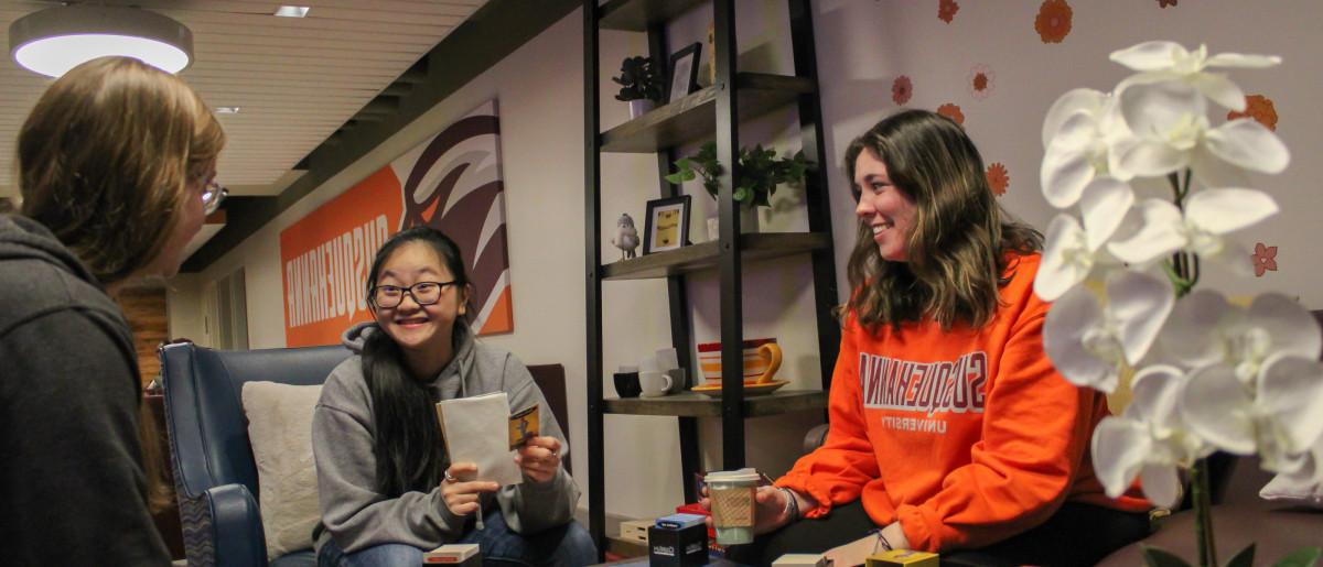 Students and student employees in Charlie's.